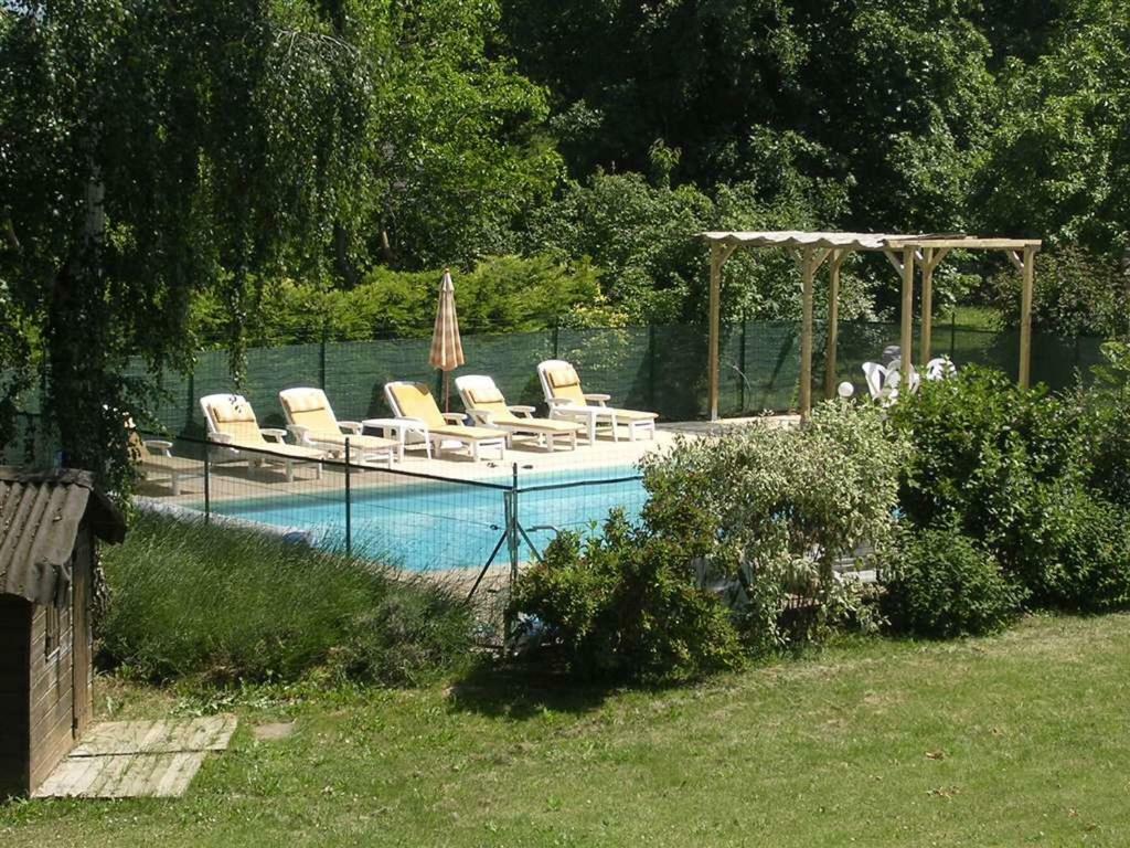 au bonheur du cedre Hotel Saint-Lattier Eksteriør billede